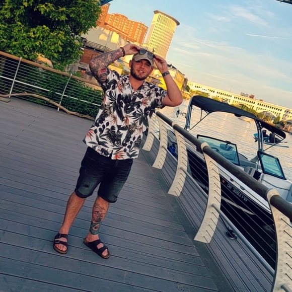 Meet your posher, Ricardo - Picture 2 of 7